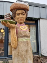 Gilserberg: Skulptur Frauenpower