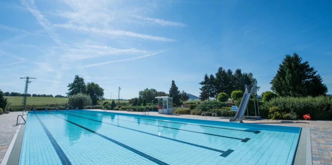 Freibad Edermuende Holzhausen