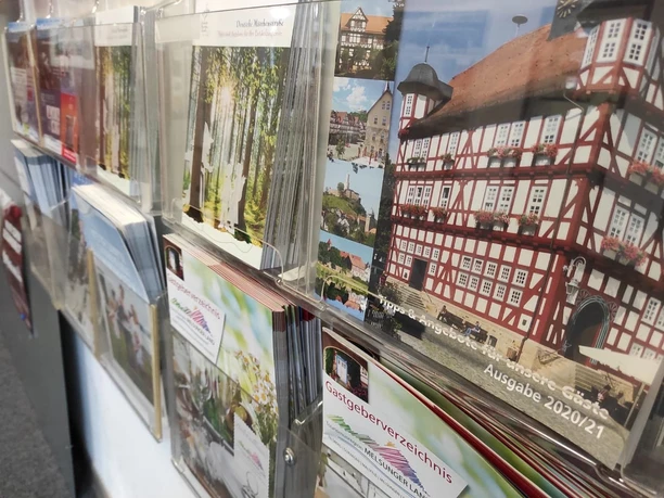 Prospekte jederzeit im Vorraum der Geschäftsstelle