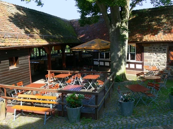 Homberg Hohenburg Innenhof Burgstube