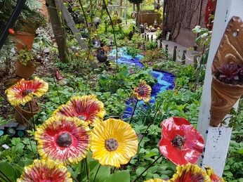 Kunst im Naturgarten Keramik Paradies