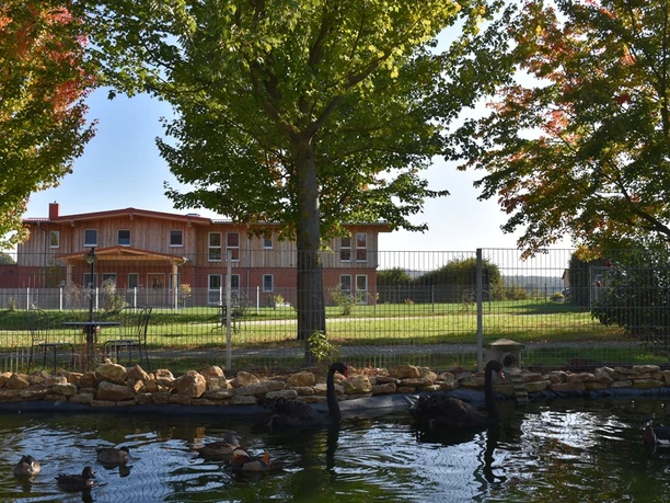 Gewässer in der Nähe des Hauses