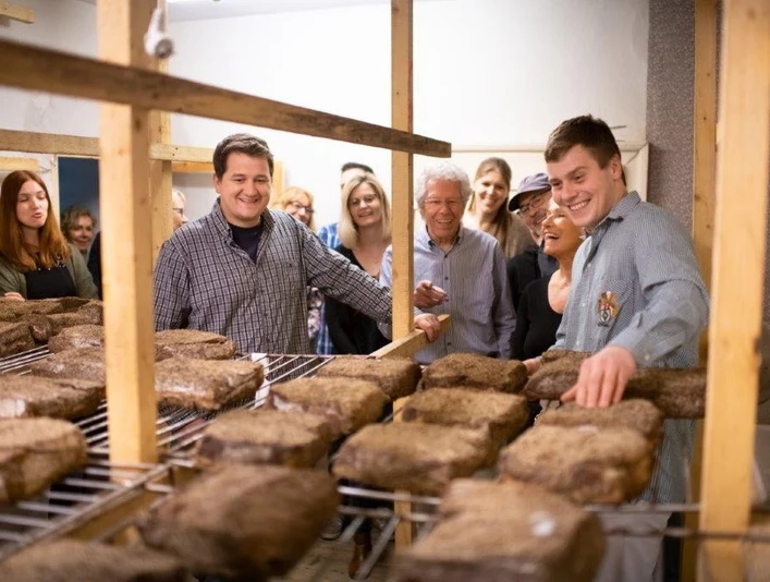 In der Wurstekammer bei Feinkost Köhler