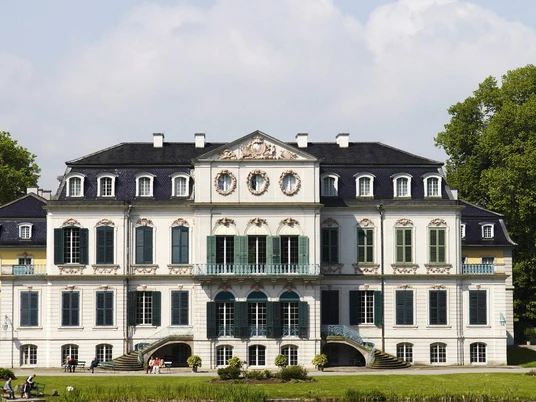 Calden_Schloss-Wilhelmsthal_(c)GrimmHeimat_NordHessen