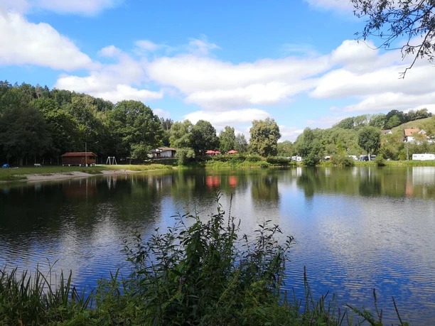 Badestelle mit Camping