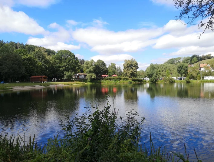 Badestelle mit Camping