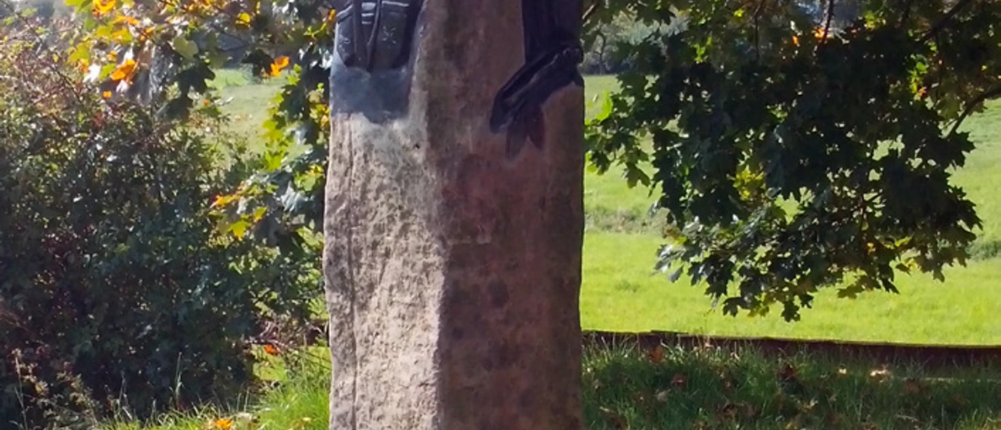 Basalt-Stele am Osterteich Oberaula