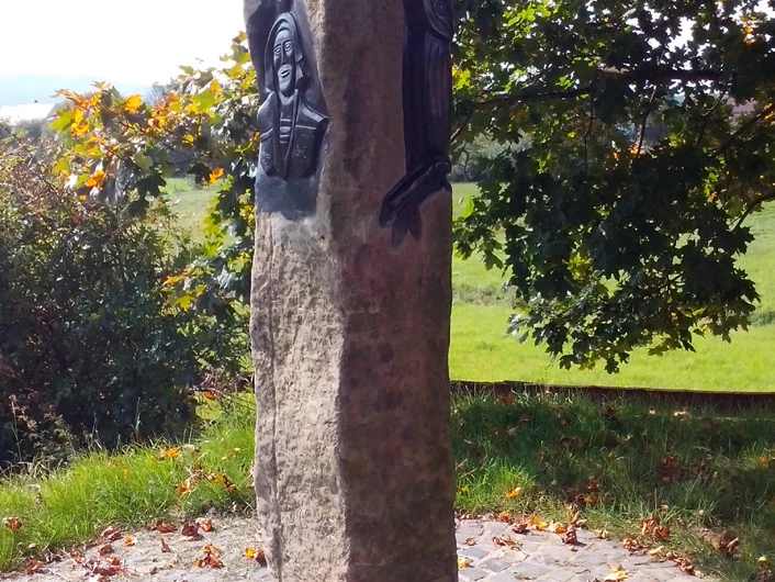 Basalt-Stele am Osterteich Oberaula