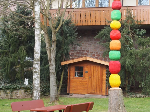 Skulpturen im Garten des Parkhotel zum Stern