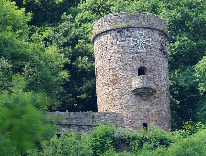 Hugenottenturm-Hugenottenkreuz