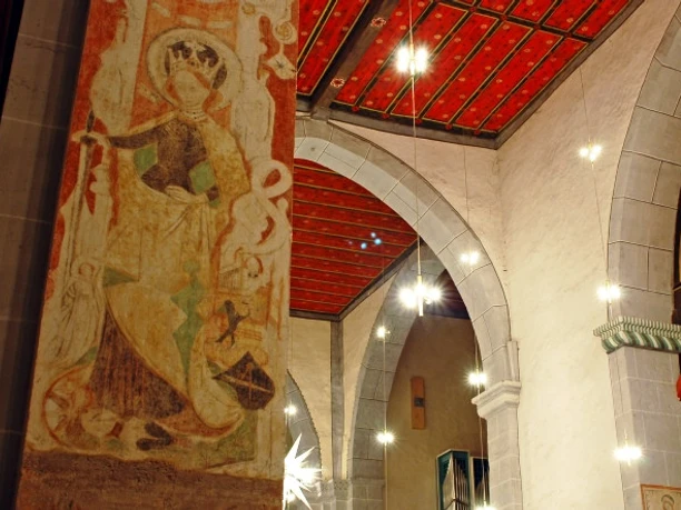 Stift Kaufungen mit Stiftskirche innen.