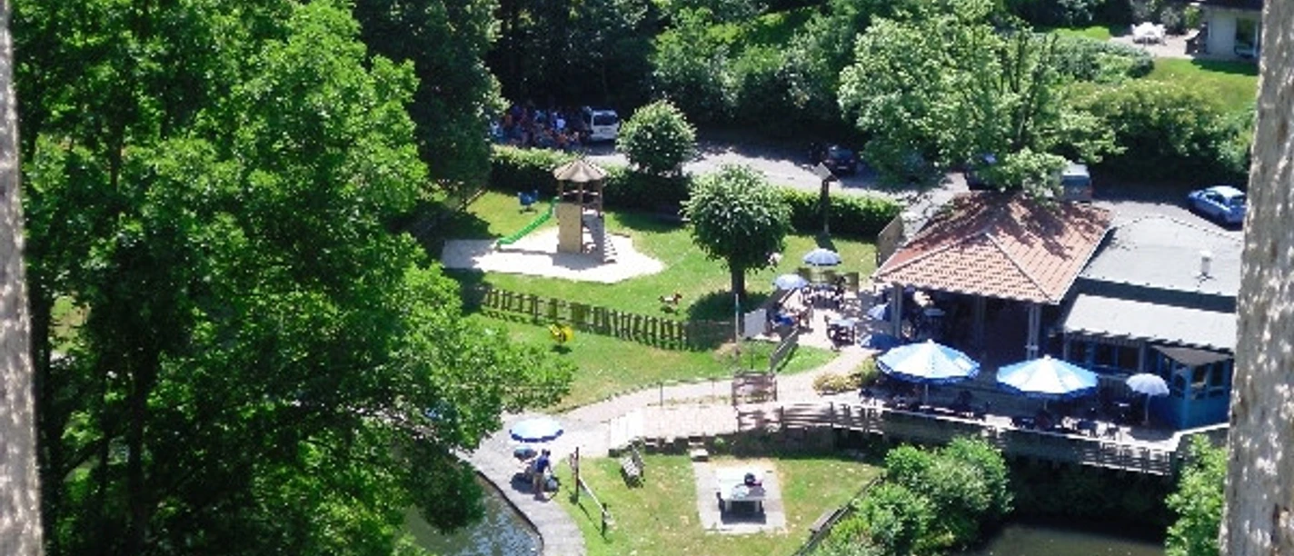 Naturschwimmbad Wallenstein-Bad_Blick_von_der_Burg_klein