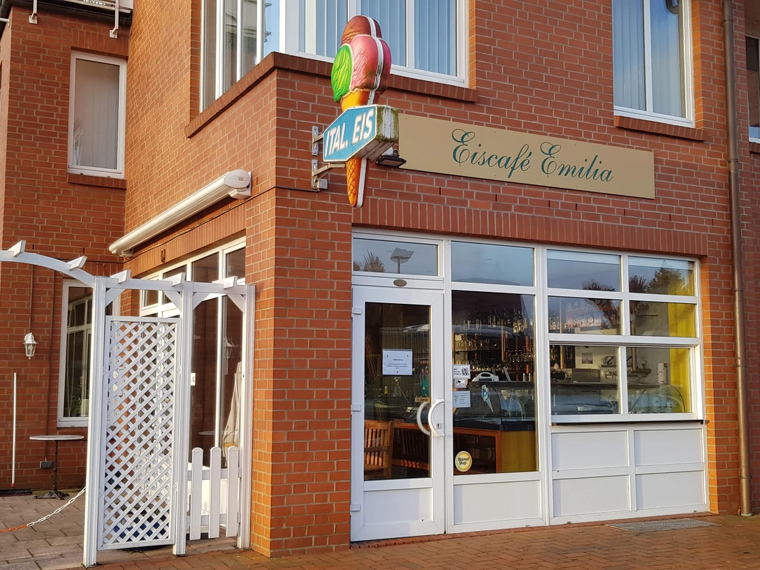 Eiscafe_Emilia_Aussenansicht_Hemmoor_BR_SG_Hemmoor.jpg