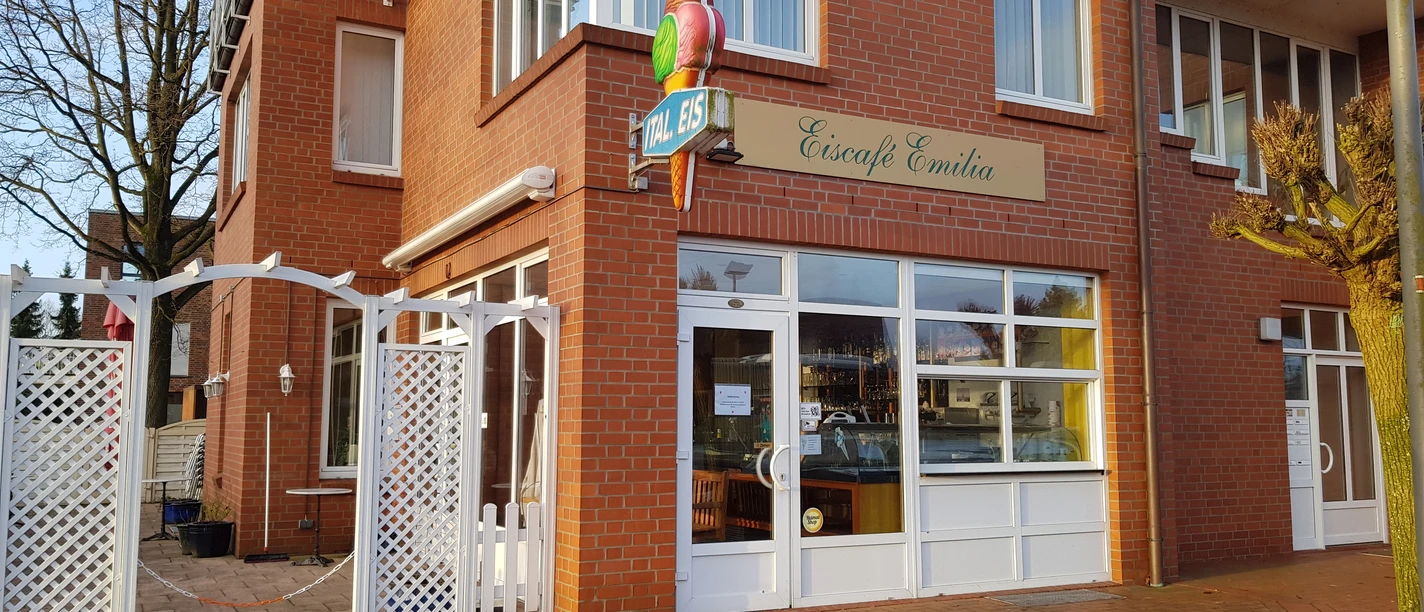 Eiscafe_Emilia_Aussenansicht_Hemmoor_BR_SG_Hemmoor.jpg