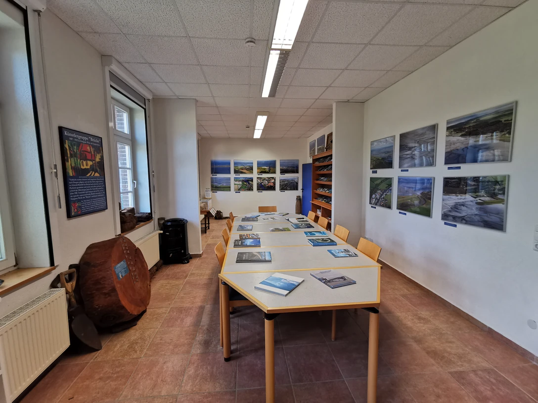 Leseraum Nationalparkhaus Dangast Leseraum Nationalparkhaus DangastReading room National Park House DangastLæsesal Nationalparkhus DangastLeeszaal Nationaal Park Huis Dangast