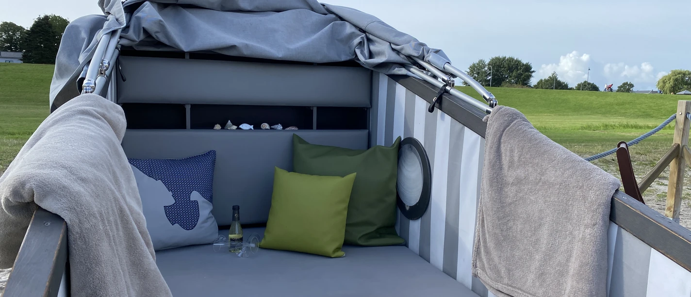 Innenansicht Schlafstrandkorb Dangast Interior view of sleeping beach chair Dangast