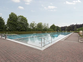 Freibad Barntrup CC BY-SA - LTM.jpg