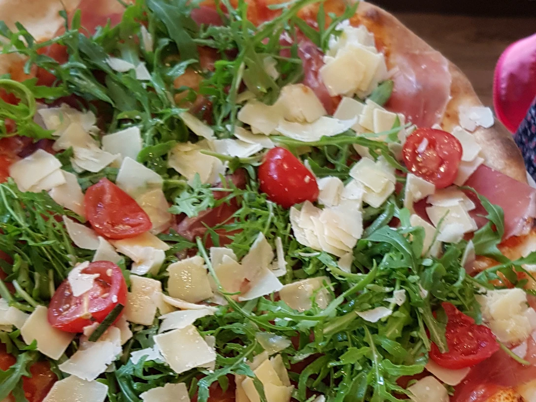 Pizza_mit_Rucola_BR_SG_Hemmoor.jpg