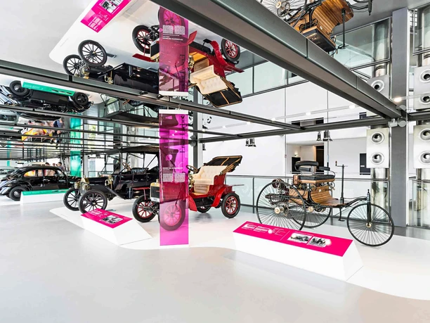 Autostadt - Ausstellung "Beziehungs-Kisten" im ZeitHaus der Autostadt