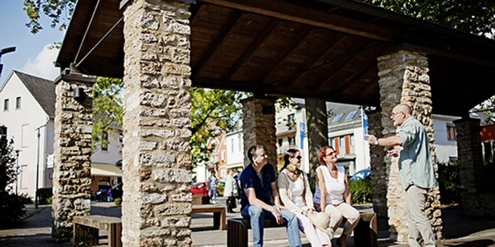 Ortsführungen oder Themenortsführungen.jpg Ortsführungen oder Themenortsführungen