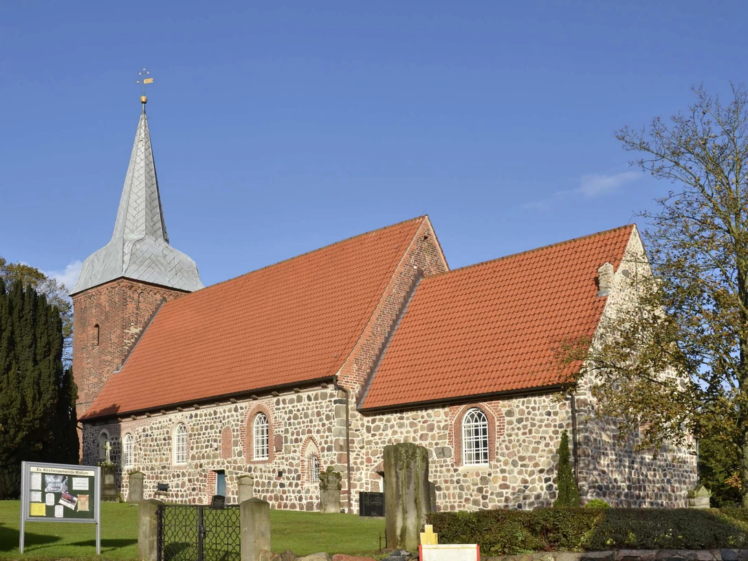 Midlum Kirche Ortsmitte (11).jpg