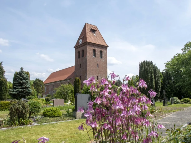 Kirche Spieka 03.jpg