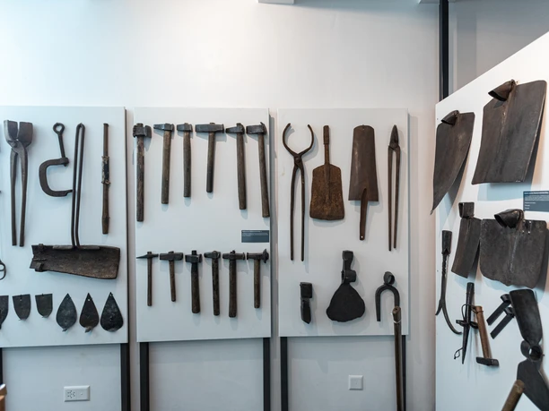 Goldabbaumuseum-5.jpg Werkzeugsammlung des Goldabbaumuseums in Gondo