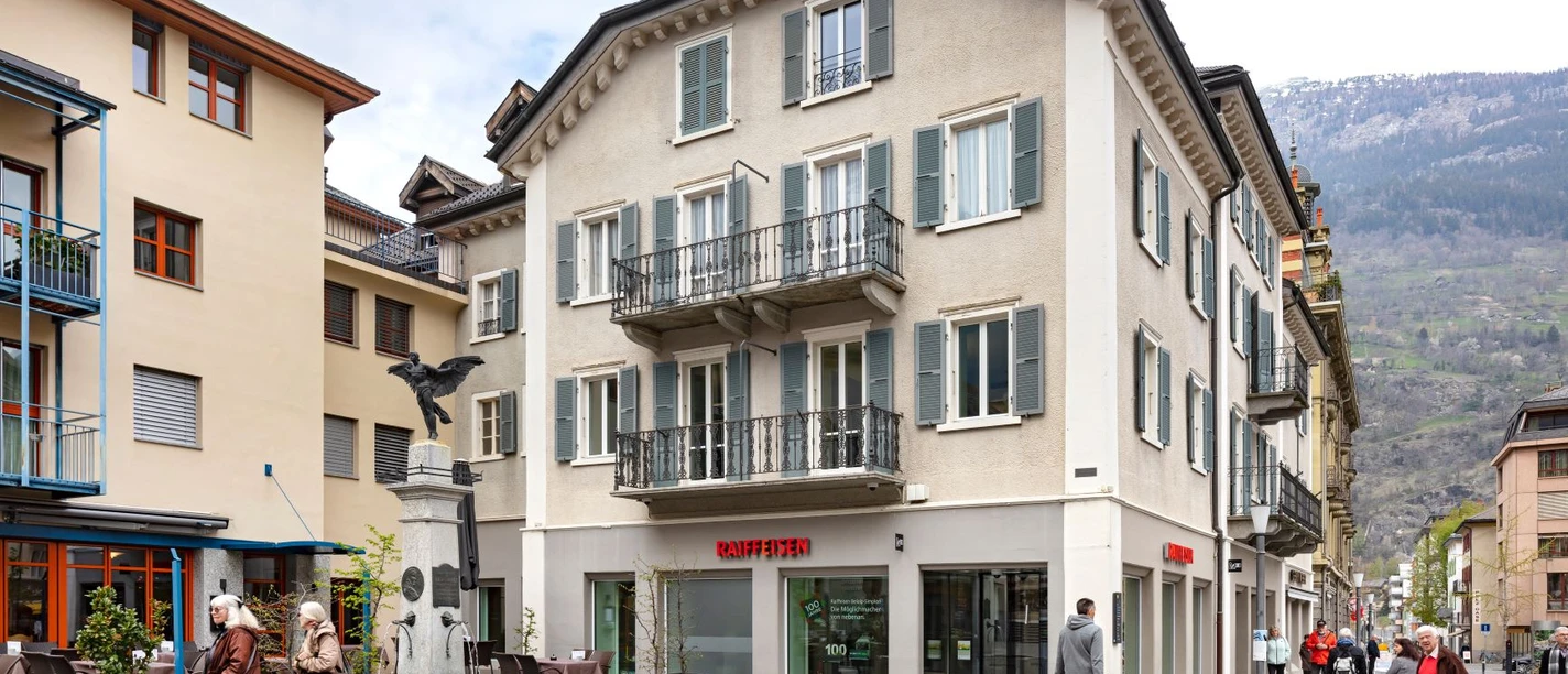 Raiffeisenbank Aussenansicht.jpg