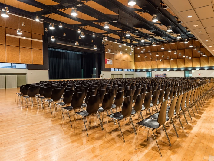 Simplonhalle Innen-1.jpg