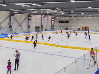 iischi arena Eisfeld 1.jpg