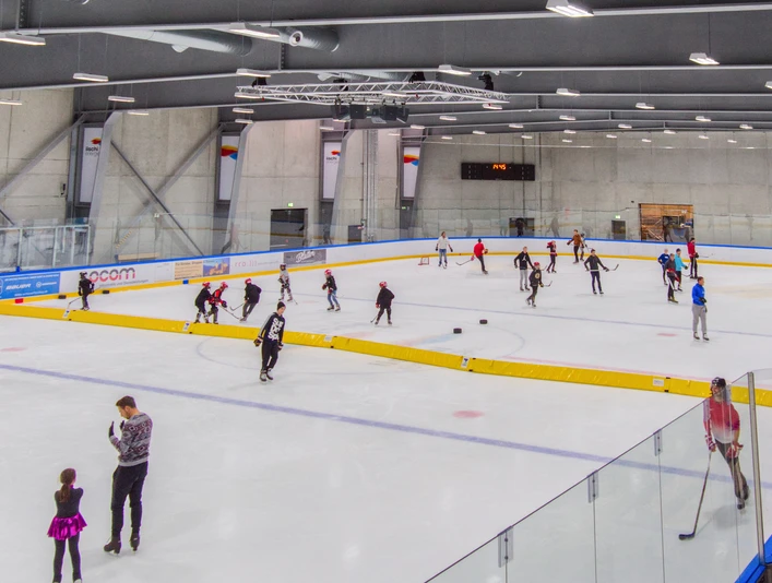 iischi arena Eisfeld 1.jpg