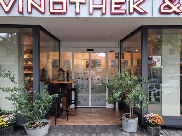 Frank´s Vinothek & Weinbar | Eingangsbereich