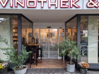 Frank´s Vinothek & Weinbar | Eingangsbereich Frank´s Vinothek & Weinbar | Eingangsbereich