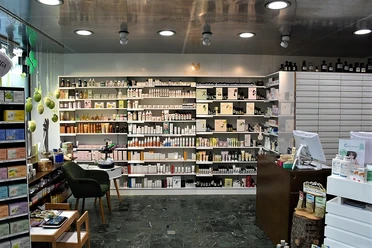 Apotheke Pfammatter Innenansicht 3.jpeg