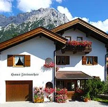 Hausansicht im Sommer