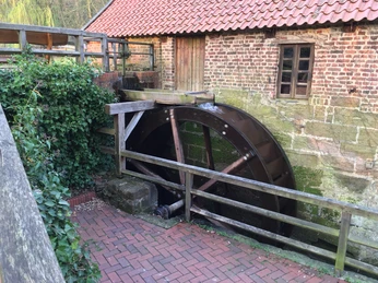 Bergkirchen2-min.jpeg Das Bild zeigt die Wassermühle in Bergkirchen.