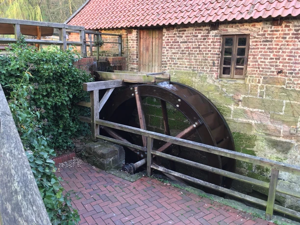 Bergkirchen2-min.jpeg Das Bild zeigt die Wassermühle in Bergkirchen.