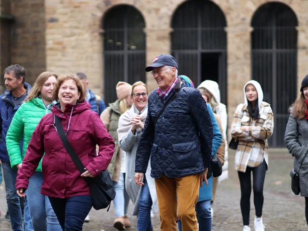 Minden klassisch.JPG Das Bild zeigt eine Stadtführung durch Minden.