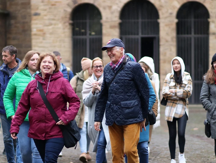 Minden klassisch.JPG Das Bild zeigt eine Stadtführung durch Minden.