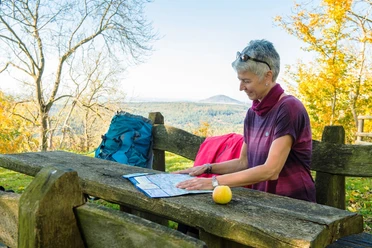 Wanderrast am Habichtswaldsteig auf Burg Falkenstein
