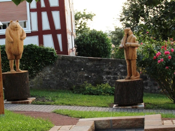 Niedergrenzebach Skulpturen Taufe