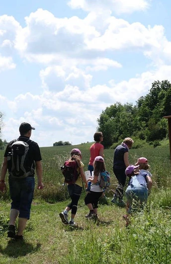 Familie am Familienpfad Point India (c)Florian Methe
