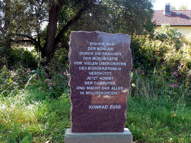 "Sprachschätze" Skulptur am Ars Natura bei Niederaula