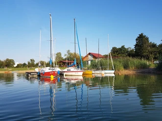 Boote am Singliser See