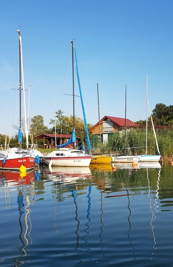 Boote am Singliser See
