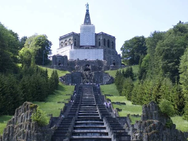 csm_Herkules_in_Kassel-Wilhelmshoehe_ff8c35e097