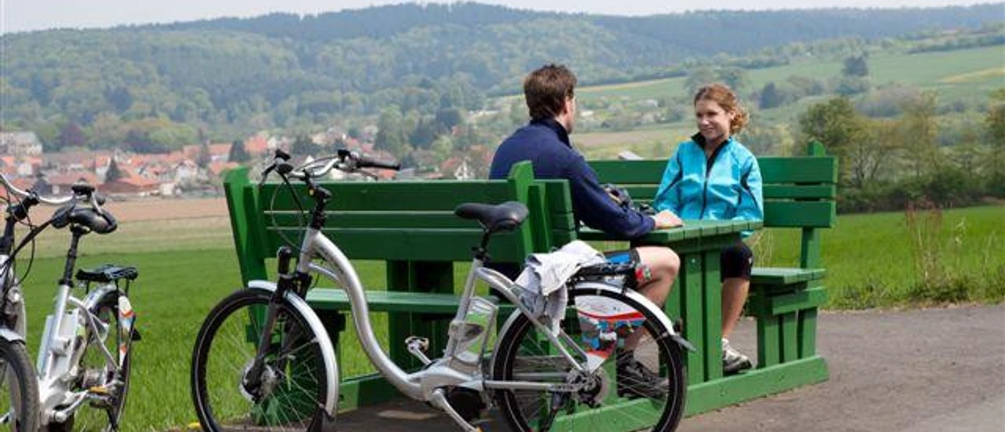 mit-e-bike-auf-dem-bahnradweg-rotkaeppchenland-