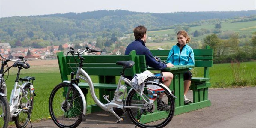 mit-e-bike-auf-dem-bahnradweg-rotkaeppchenland-