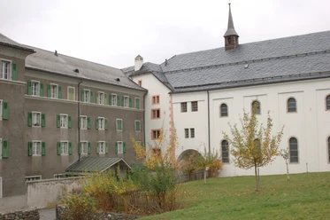 kloster m Kirche.jpg Vue extérieure de l'église du couvent Sainte-Ursule