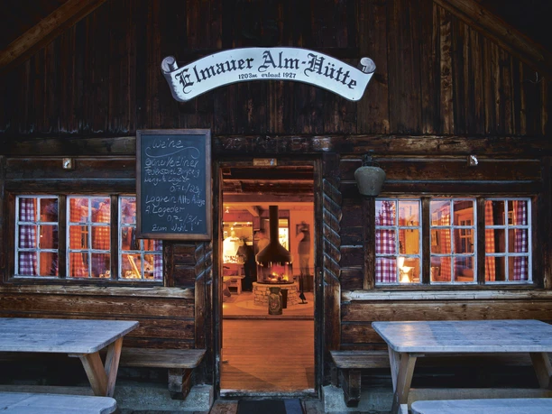 Außenansicht Elmauer Alm SONY DSC
